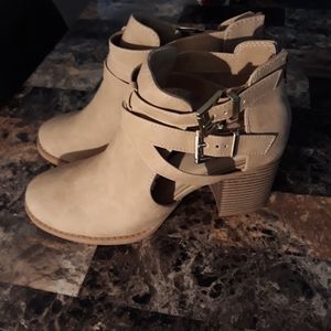 Soda women's double belts Beige booties women's si